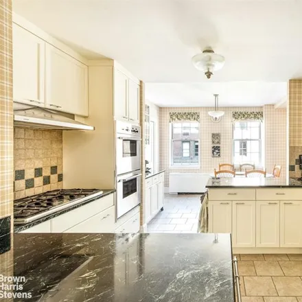 Image 9 - 28 EAST 70TH STREET 11/12 in New York - Apartment for sale