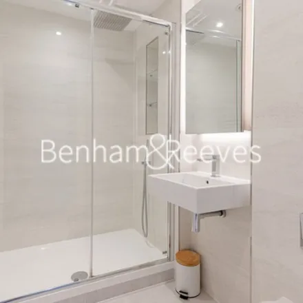 Image 6 - Beaufort Drive, London, NW11 6BS, United Kingdom - Apartment for rent
