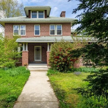 Buy this 4 bed house on 281 Prospect Street in Northampton, MA 01063