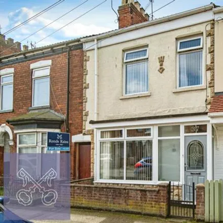 Buy this 3 bed townhouse on Severn Street in Hull, HU8 8TJ