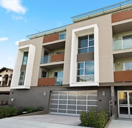 Rent this 3 bed apartment on 30 Hermosa Ave Unit Ph 3 in Millbrae, California