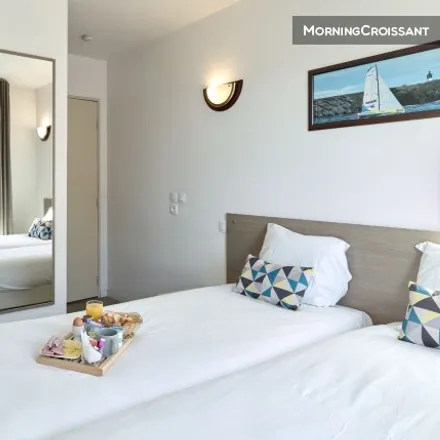 Rent this 1 bed apartment on Saint-Cyr-l'École
