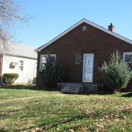 Rent this 2 bed house on 1831 40th Street in Rock Island, IL 61201