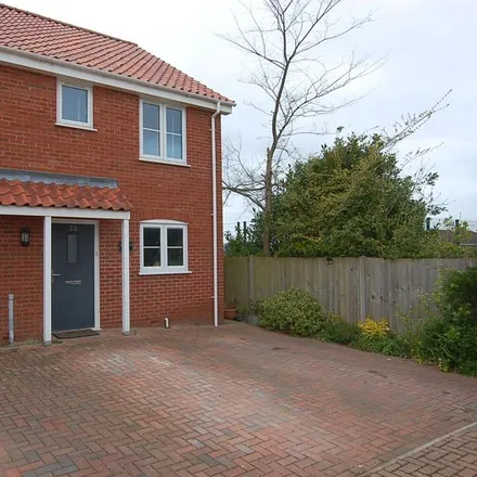 Rent this 2 bed duplex on Woodhouse Close in Upper Sheringham, NR26 8AX