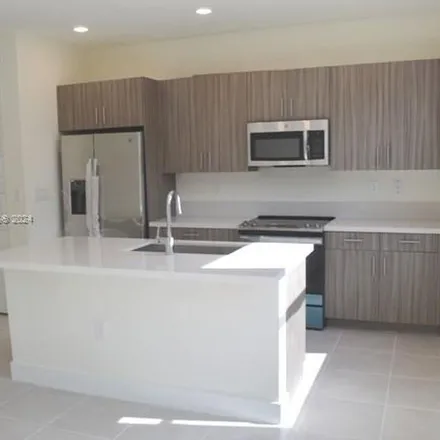 Rent this 3 bed townhouse on 848 Brickell Avenue in Miami, FL 33131