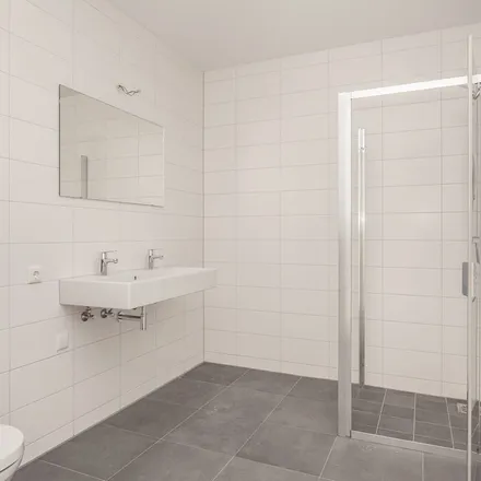 Rent this 2 bed apartment on Van Oldenbarneveldtstraat 22 in 6828 ZP Arnhem, Netherlands