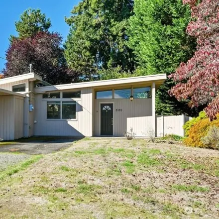 Buy this 2 bed house on 3147 112th Avenue Southeast in Bellevue, WA 98004