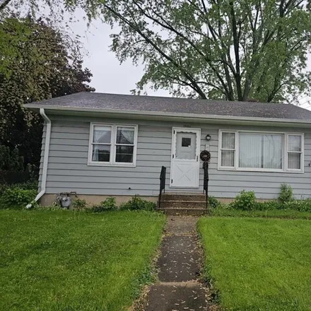 Rent this 2 bed house on 1211 West Main Street in St. Charles, IL 60174