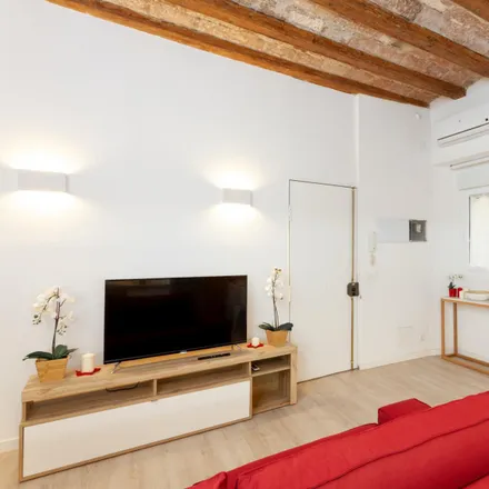 Image 5 - Carrer d'en Robador, 5, 08001 Barcelona, Spain - Apartment for rent