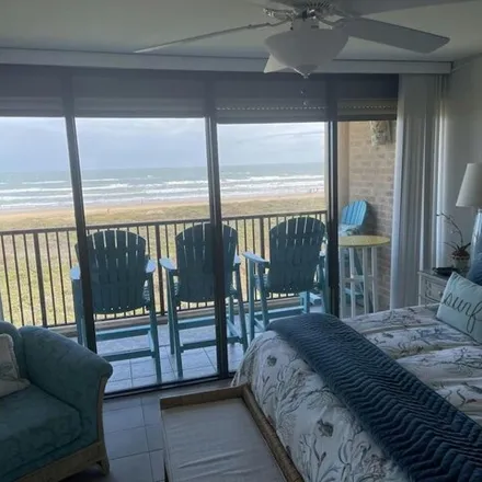 Image 2 - Holiday Inn Resort South Padre Island- On the beach, Padre Boulevard, South Padre Island, Cameron County, TX 78597, USA - Condo for sale