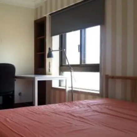 Rent this 5 bed room on @de Pão in Rua Jorge de Sena, 1750-032 Lisbon