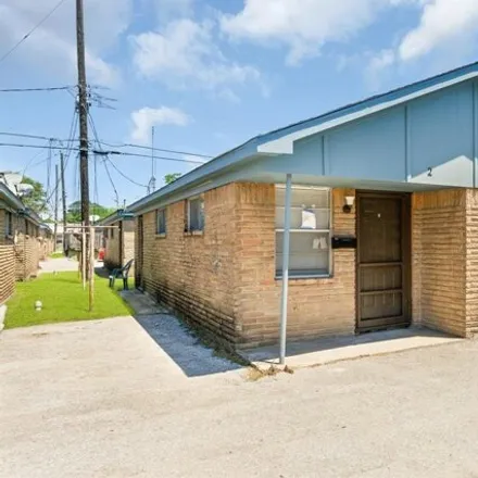 Rent this 2 bed apartment on Houston Fire Department Station 39 in Pickfair Street, Houston