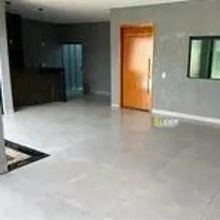 Buy this 3 bed house on Avenida dos Ferreiras in Jardim California, Uberlândia - MG
