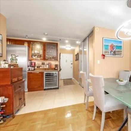 Image 5 - 66-37 102nd Street, New York, NY 11375, USA - Apartment for sale