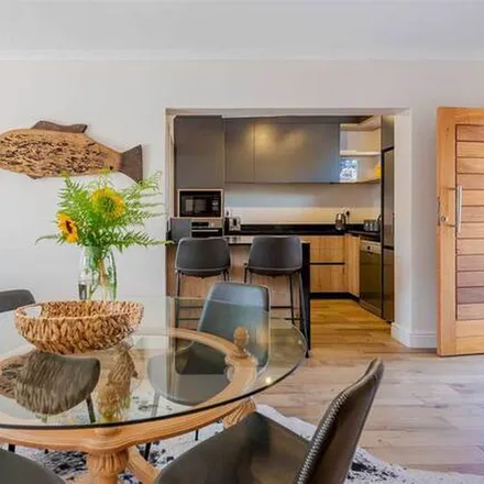 Rent this 2 bed apartment on Caltex Bergvliet in Ladies Mile Road, Cape Town Ward 73