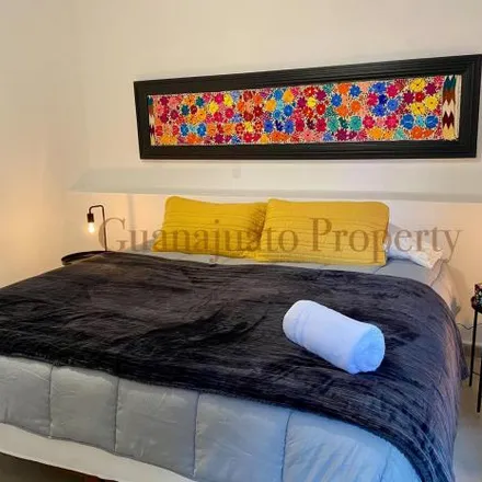 Rent this 2 bed house on Callejón del Fresno 14 in Gavilanes, 36060 Guanajuato