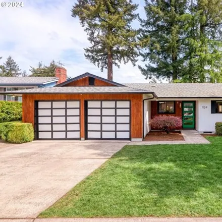 Buy this 3 bed house on 924 Northeast 174th Avenue in Portland, OR 97230