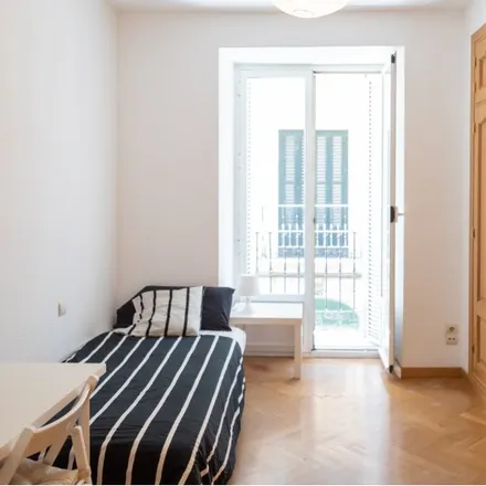 Rent this 7 bed room on Madrid in Banco Sabadell, Calle del Duque de Alba