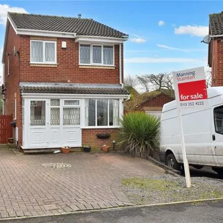 Buy this 3 bed house on 31 Blackgates Crescent in Tingley, WF3 1TQ