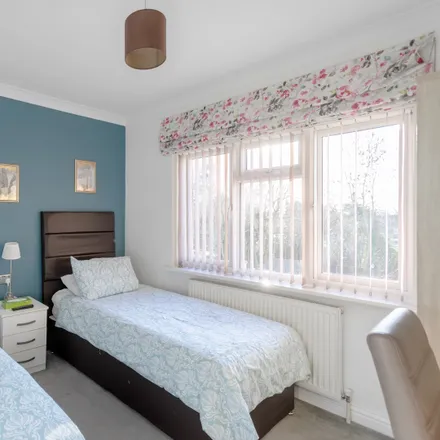 Rent this 1 bed room on Turner Road in Queensbury, London
