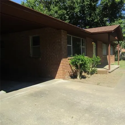 Buy this 3 bed house on 708 South Cherokee Avenue in Tahlequah, OK 74464