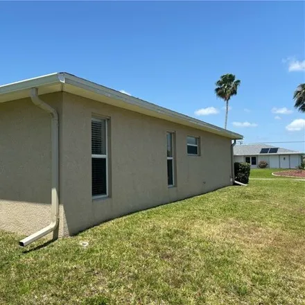 Image 6 - 402 Sw 29th Pl, Cape Coral, Florida, 33991 - House for sale