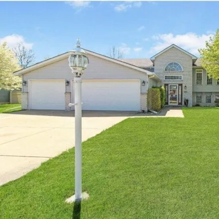 Buy this 5 bed house on 6321 74th Place in Schererville, IN 46375