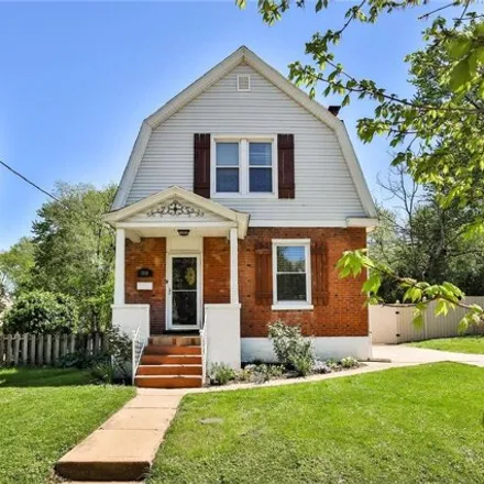 Buy this 3 bed house on 3328 Cambridge Avenue in Maplewood, Saint Louis County