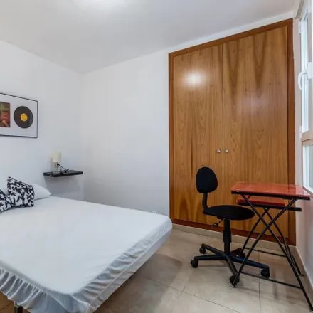 Rent this 5 bed apartment on Carrer de Sant Jacint Castanyeda in 46005 Valencia, Spain