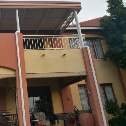 Rent this 2 bed townhouse on Johannesburg in Winchester Hills, ZA