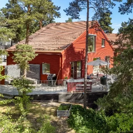 Rent this 6 bed house on Barnmorskans väg 10 in 196 34 Sylta, Sweden