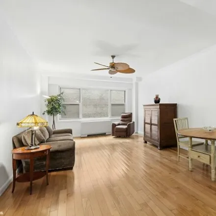 Buy this studio apartment on 440 East 62nd Street in New York, NY 10065