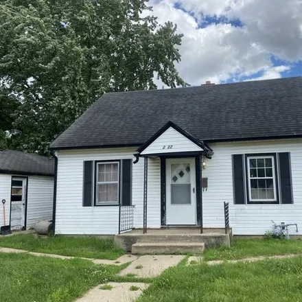 Buy this 3 bed house on 2422 Knight Ave in Rockford, Illinois