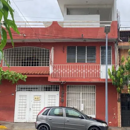 Buy this 6 bed house on Calle Ricardo Flores Magón in Progreso, 39300 Acapulco