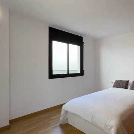 Rent this 3 bed room on Carrer del Beat Almató in 46, 08001 Barcelona