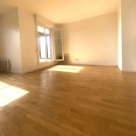 Rent this 1 bed apartment on 5 Allée de l'Épée in 78960 Voisins-le-Bretonneux, France