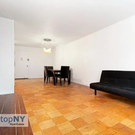 Image 3 - The Brevard, 245 East 54th Street, New York, NY 10022, USA - Apartment for rent