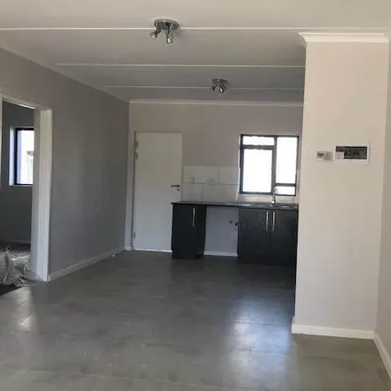 Image 5 - 6 Ivory Cl, Burgundy Estate, Cape Town, 7441, South Africa - Apartment for rent