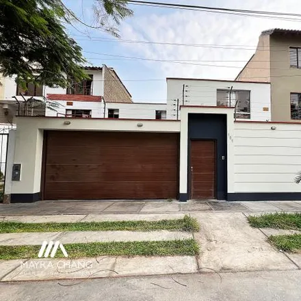 Rent this 5 bed house on Calle José Osorio in Santiago de Surco, Lima Metropolitan Area 15038