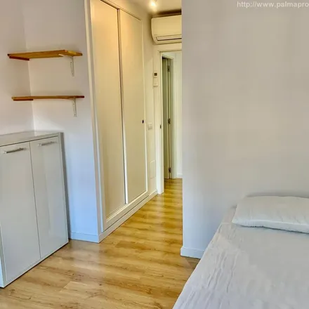 Rent this 3 bed apartment on Plaça de Cort in 07001 Palma, Spain