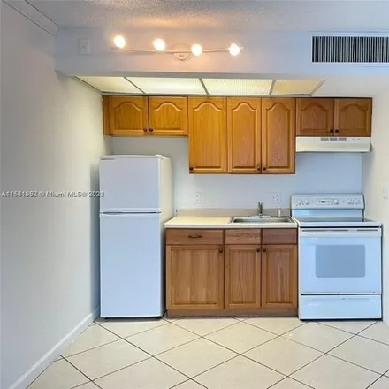 Rent this studio condo on 13355 Southwest 16th Court in Pembroke Pines, FL 33027