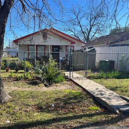 Buy this 2 bed house on 1416 Mc Neill Street in Houston, TX 77009