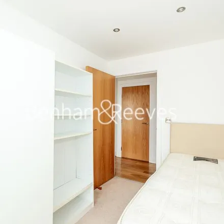 Image 9 - Pinnacle House, Boulevard Drive, London, NW9 5HF, United Kingdom - Apartment for rent