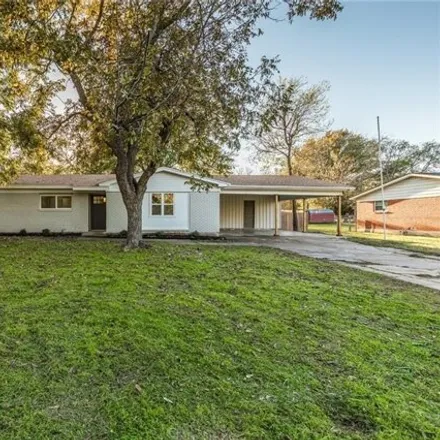 Buy this 3 bed house on 1104 North Old Robinson Road in Robinson, TX 76706