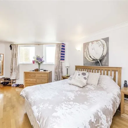 Image 3 - Riverview Heights, 27 Bermondsey Wall West, London, SE16 4TN, United Kingdom - Apartment for rent