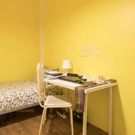 Rent this 6 bed room on Instituto Superior Técnico in Avenida Rovisco Pais 1, 1049-001 Lisbon