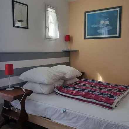Rent this 3 bed apartment on 168 Avenue de la Plage in 17940 Rivedoux-Plage, France