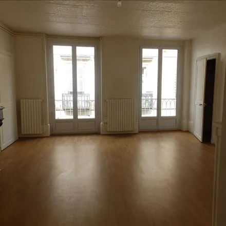 Rent this 3 bed apartment on 36 bis Rue de Bernage in 03000 Moulins, France