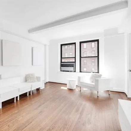 Buy this studio apartment on 425 EAST 86TH STREET 8B in New York
