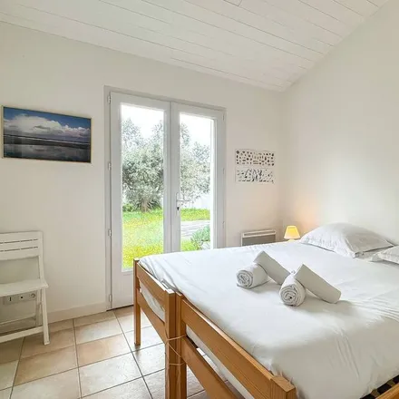 Rent this 4 bed house on La Couarde-sur-Mer in Route de Loix, 17670 La Couarde-sur-Mer
